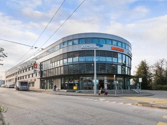 ARCENTER EINKAUFSZENTRUM VERNIER: Handelsspielhalle von ca. 111 m²