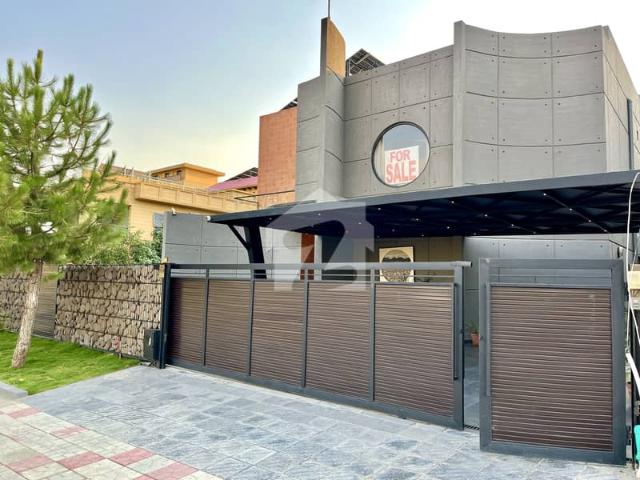 Architectural One Kanal Furnished House Available For Sale