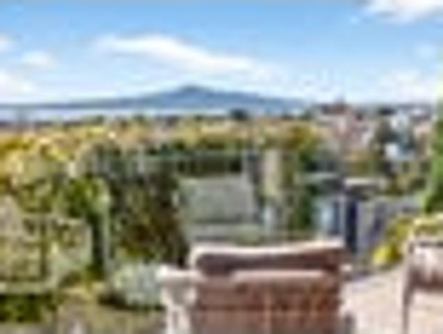 Architectural Excellence Meets Iconic Views