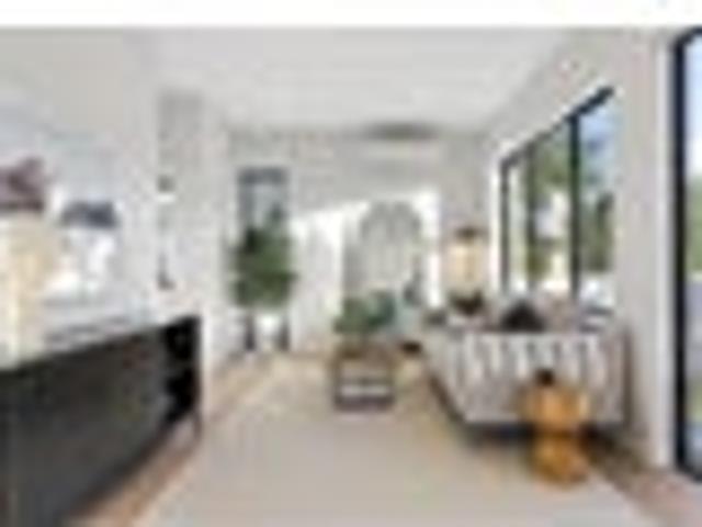 Architectural edge. Everyday ease