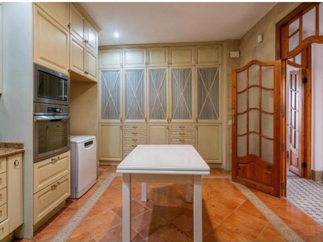 ARCHITECTURAL HERITAGE IN THE HEART OF VALENCIA