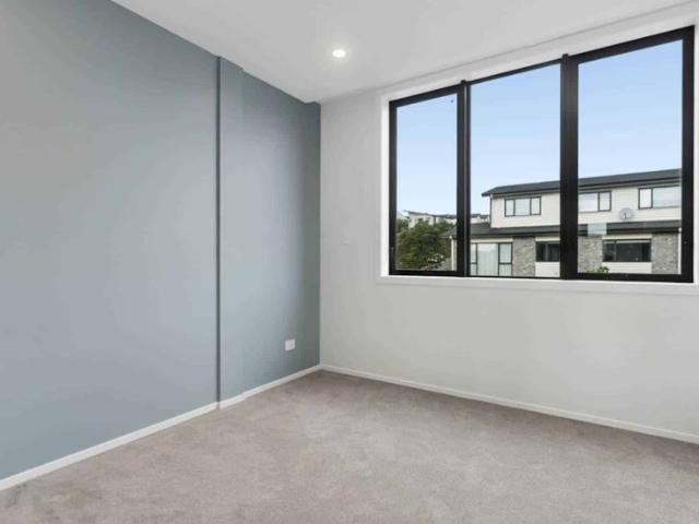 Architecturally Designed Townhouse in Long Bay.