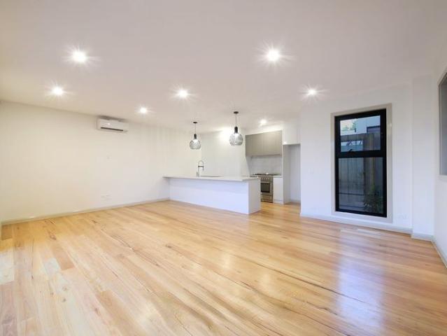 Architecturally Designed Townhouse in Prime location
