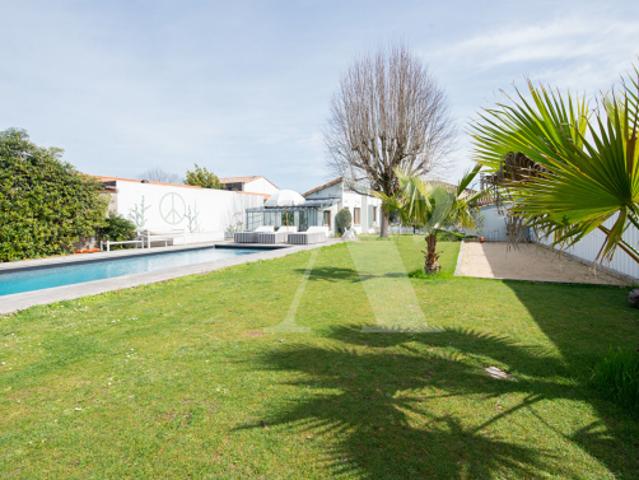 ARCHITECTURE COUP DE COEUR 1930 MAISON RÉNOVÉE AVEC GRAND JARDIN ET DÉPENDANCE