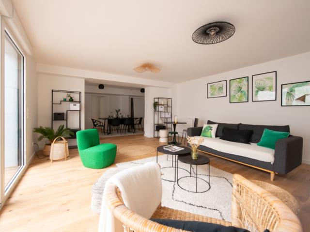 ARCHITECTURE MODERNISTE 1970 Appartement neuf avec terrasse et parking