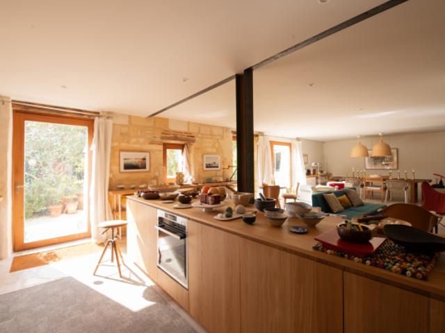 ARCHITECTURE TRANSFORMÉE 2024 Maison avec jardin et dépendance