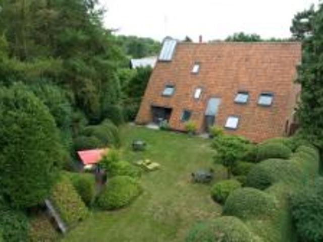 Architectenwoning met 4 slaapkamers en 2 badkamers op 1.324