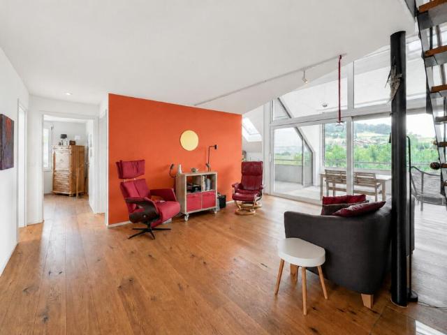 Architektur trifft Licht und Bergblick: Maisonette mit hoher Privatsphäre