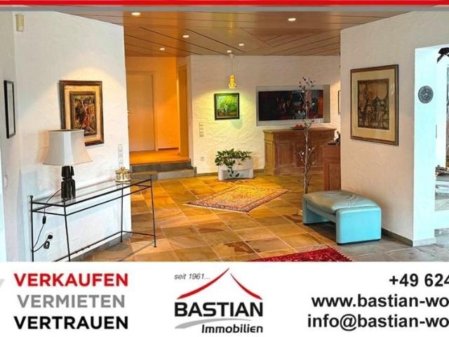 Architektur mit Anspruch: Eleganter Bungalow mit Garten, Doppel Garage, ELW und vielen Extras!