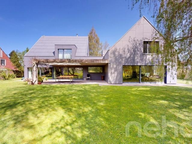 Architektur, Raum und Privatsphäre an ruhiger Lage von Mörschwil