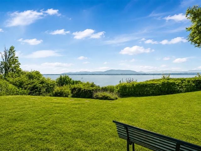 Architektengrundstück mit Blick auf den Genfersee hin