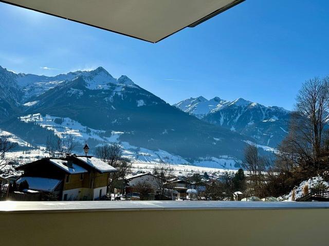 Architektenhaus in einmaliger Sonnenlage von Piesendorf mit herrlichem Ausblick!
