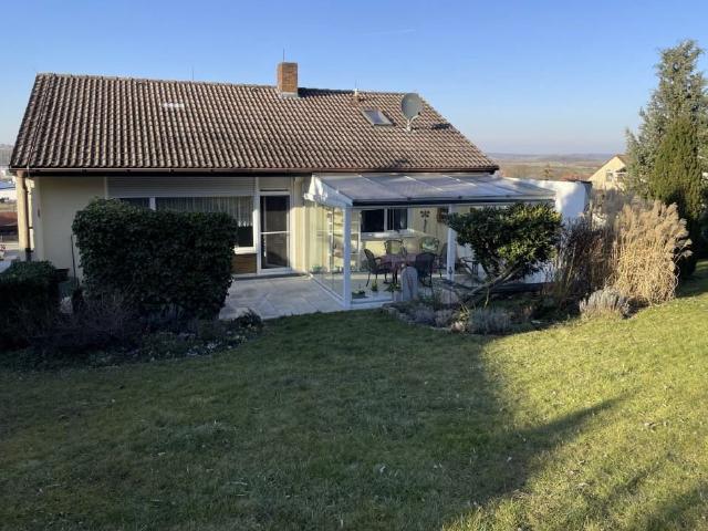 Architektenhaus in traumhalfter Hanglage!
