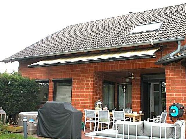ARCHITEKTENHAUS MIT VIEL PLATZ UND WUNDERSCHÖNEM GARTEN