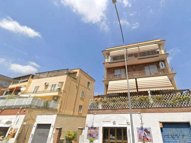 ARCO DI TRAVERTINO GRAZIOSO TRILOCALE ARREDATO