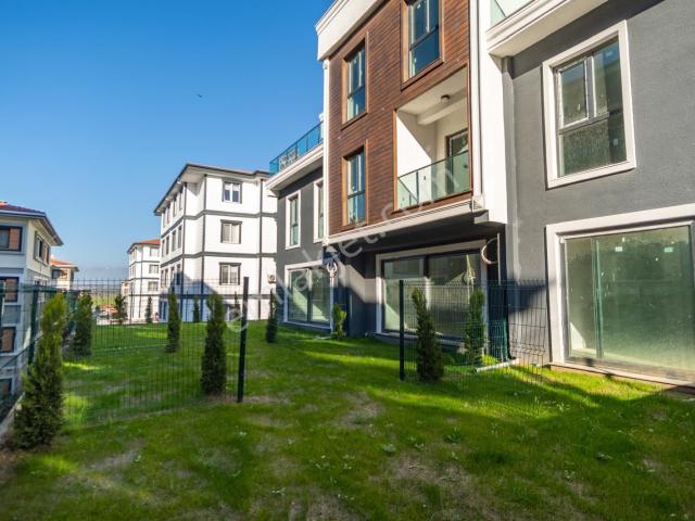 Ard Gayrimenkul`den Satılık Site İçerisinde Lüx Villa