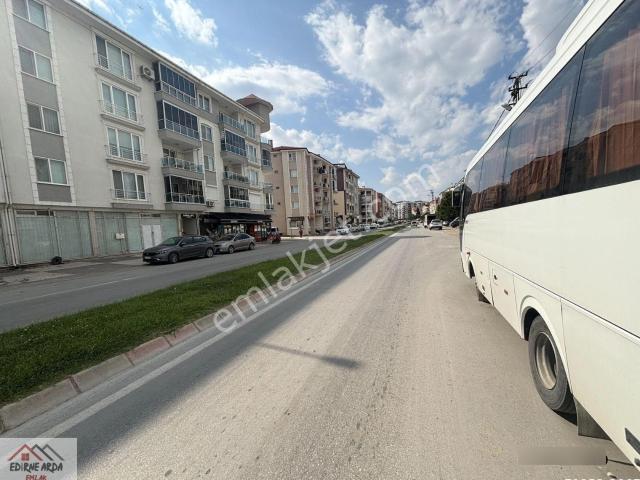 Arda Emlak Ofisin’den Erasta Avm Yakını Cadde Üzeri Eşyalı Daire