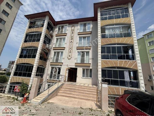 Arda Emlak Ofisin’den Mevlana Camii Yakını Kapalı Balkonlu Full Eşyalı Daire