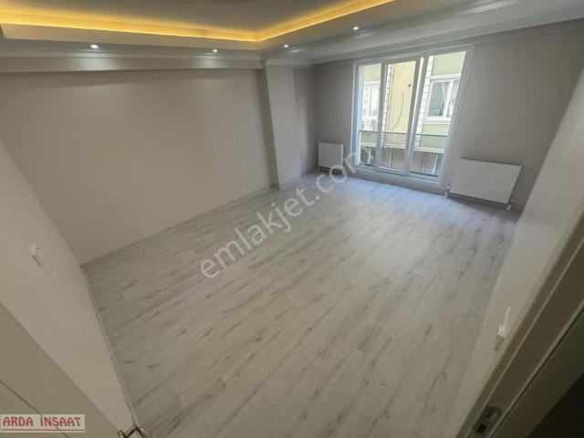 Arda İnşaat'tan S.çiftliği Mah 3+1 130m2 Daire 1nci Kat E.banyo