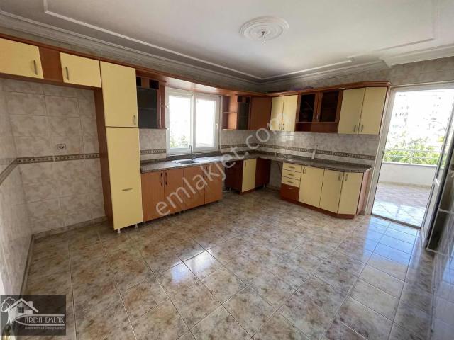 Arda'dan Mersin Mezitli Viranşehir'de Kiralık Geniş 3+1