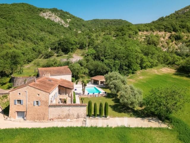 Ardèche méridionale Mas provençal