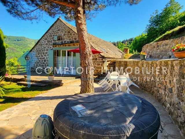Ardèche 07 A vendre La Rochette Maison de Charme 169m2 habitables Avec deux Logis !