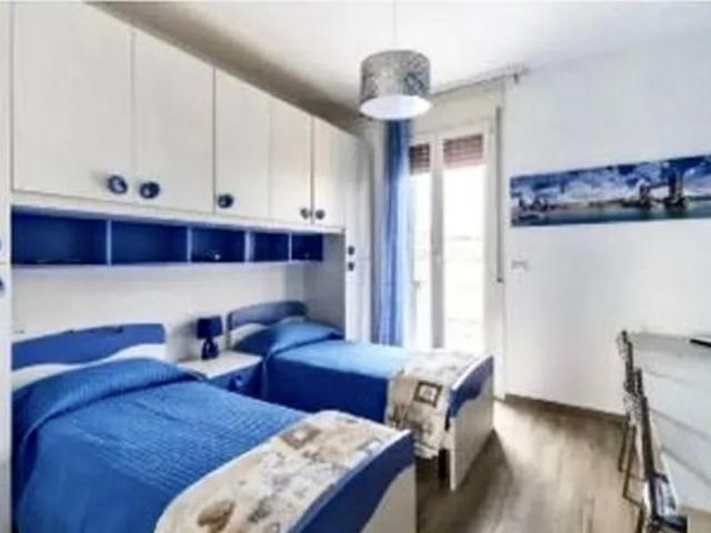 ARDEATINO TRILOCALE ARREDATO CON BALCONE