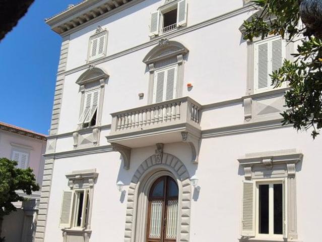 ARDENZA MARE: Lussuosa dimora in villa d'epoca fonte mare