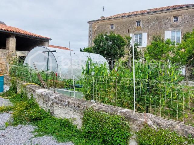 Ardin Vente Propriété/château 79
