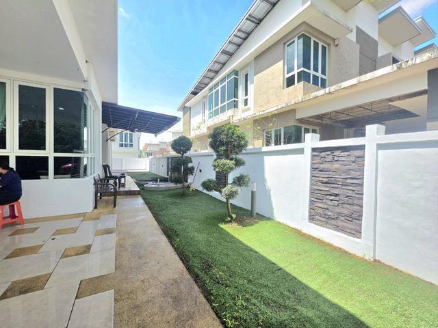 Area Privasi Rumah Cantik SemiD 2 Tingkat Mahkota Height IM 11