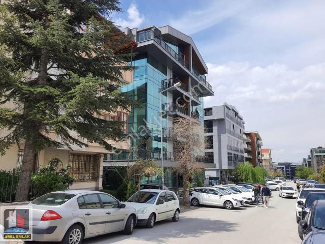 Arel'den Mustafa Kemal'de Plaza'da 2139 Sk.2 Kat K.otoparklı 1+1