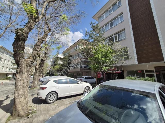 Arel'den Süslü Sk.ta 28 M.kare M.ısıtma Wc.li Bacasız İş Yeri