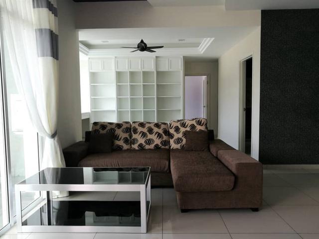 Arena Residence 1450sqft Fully Reno Furnished 3Bedrooms 2Carparks