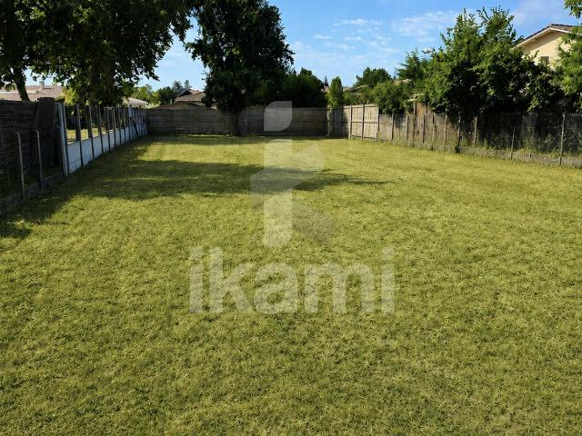 SOUS OFFRE ARÈS Rare ! Terrain à bâtir de 998 m2 en 2e ligne dans un environnement privilégié