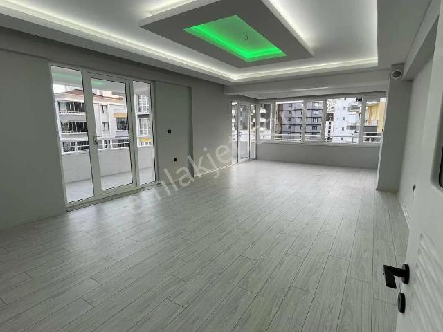 Aress'ten Yenimahallede Satılık Ebeveyn Banyolu 3+1