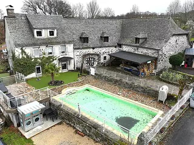 Argences en Aubrac 12420 Achat / Vente immeuble piscine
