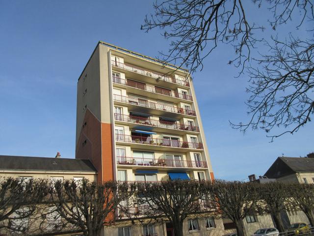 ARGENTAN TRES BEL APPARTEMENT TYPE F4 DANS IMMEUBLE AVEC ASCENSEUR