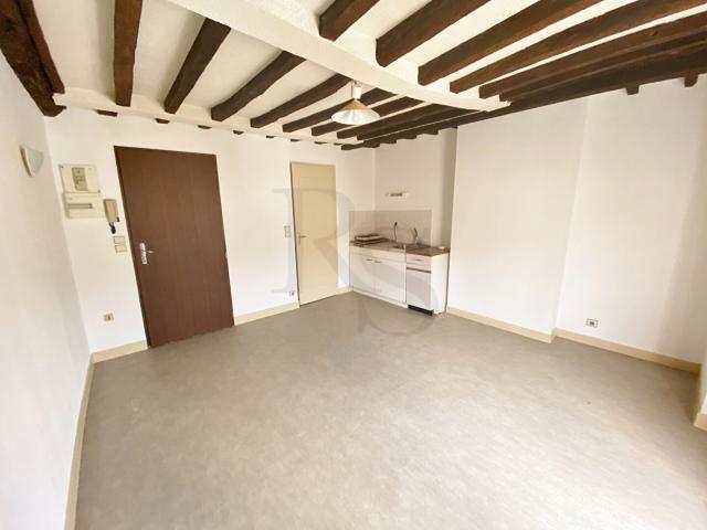 ARGENTAN Studio proche du centre ville