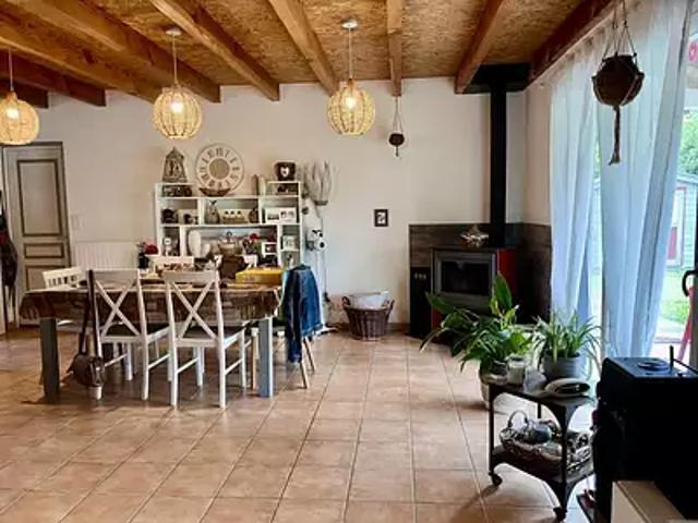 Argentat sur Dordogne 19400 Achat / Vente maison 5 pièces t5 au dernier étage parking