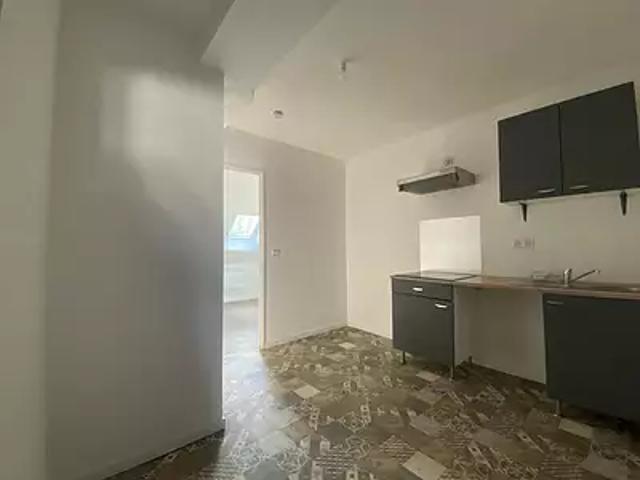 Argenton sur Creuse 36200 Location appartement 3 pièces t3 au dernier étage cave