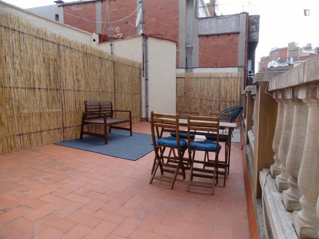 ARH10 R1 Welcoming double bedroom in Vila de Gràcia
