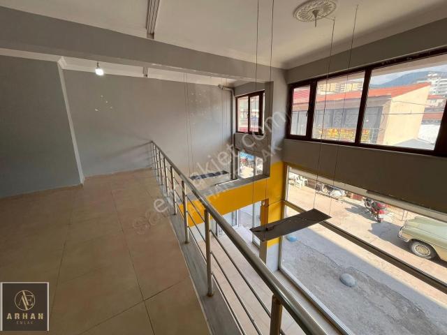 Arhan Emlak'tan Kiralık Dükkan Merkezi Konumda 160 M2