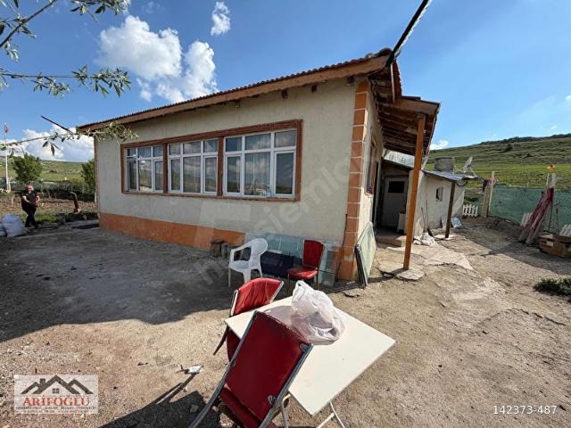 ARİFOĞLU'DAN ANA YOLA SIFIR KAYITLI 2+1 EVLİ 580 m2 HİSSELİ ARSA