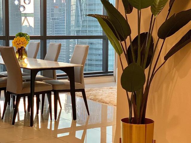 aria luxury residence, condominium