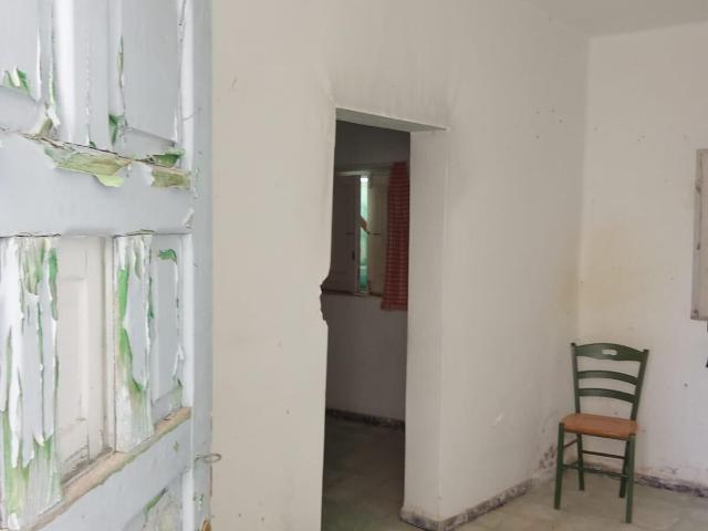 Arico. Vivienda de 60 m2 a reformar mas terreno de 480 m2. Con vistas al mar y a la montaña. Necesita mejoras