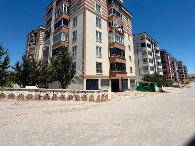 Şarkışla Hsk Rönesans Emlak'tan Tatlı Kent Sitesinde Satılık Garajlı 4+1 Daire