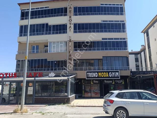 Şarkışla Hsk Rönesans Emlkatan Ab Royal Sitesinde Satılık 1+1 Daire