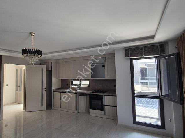 Çarkıpare'de 3+1 Özel İşçilikli Site İçi Bahçeli Satılık Villa