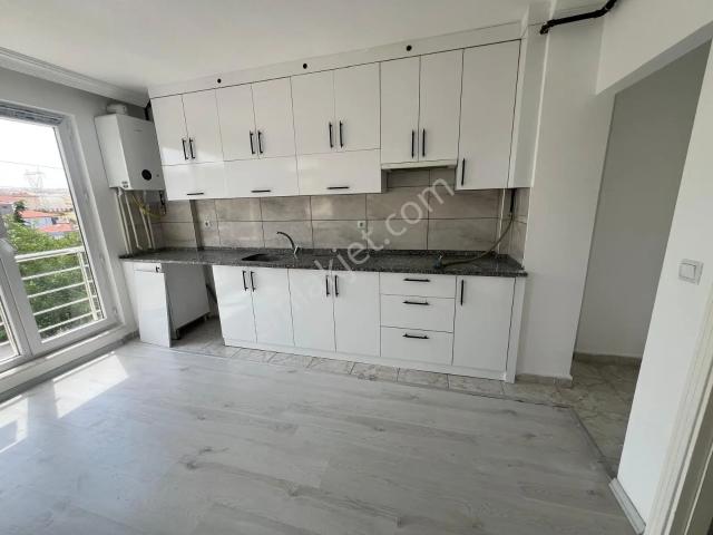 Arkadaş Emlaktan Çoraklı Yunus Emre Ortaokulu Civarında Kiralık Daire