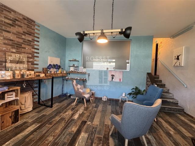 Arkade / Büros mit etwa 38 m² im Erdgeschoss